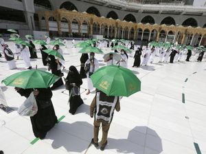 Mau Umroh dari Negara Ketiga? Siapkan Budget Segini