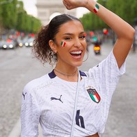 Inilah Jessica Aidi, istri baru pesepakbola Italia Marco Verratti. Berperawakan seksi, perempuan berdarah Prancis itu menggeluti profesi sebagai model. (Foto: Instagram/@jessicaaidi)