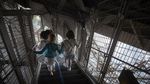 Melihat Cakrawala Kota Paris dari Menara Eiffel