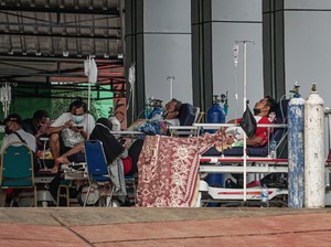 Ruang Isolasi Penuh, Pasien COVID-19 di Buleleng Dirawat di Lorong RS