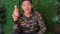 Aldy diperkarakan atas tuduhan penipuan oleh remaja yang mengaku fansnya. Aldy dan tim diduga membawa kabur uang pendaftaran fan meeting yang ternyata tak pernah digelar.   Foto: : instagram @aldymldni