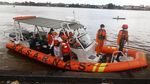 Potret Evakuasi Korban Kapal Tenggelam di Perairan Kalbar