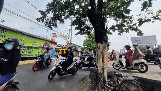 situasi bundaran waru saat ppkm darurat diperpanjang 17 juli