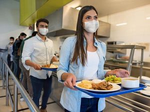 Buang Masker Bekas Jangan Sembarangan, Ini Cara yang Benar Menurut Pakar Unair