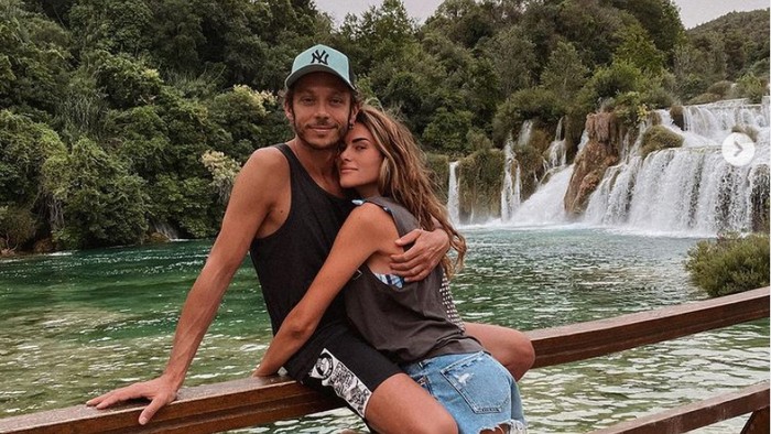 Valentino Rossi liburan bersama pacarnya