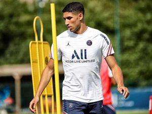 Bek PSG Achraf Hakimi Positif COVID-19
