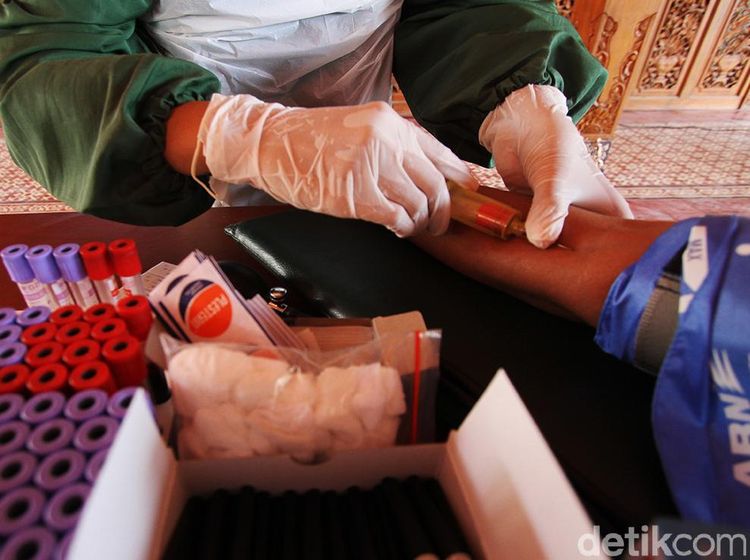 Aksi Donor Plasma Konvalesen di Solo