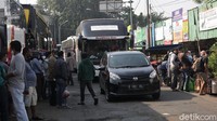 Terminal Kota Bekasi tampak ramai didatangi para penumpang yang hendak melakukan perjalanan ke luar kota.