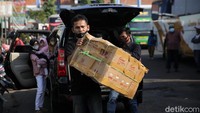 Pelaku perjalanan domestik yang menggunakan moda transportasi jarak jauh (pesawat, bis dan kereta api) harus menunjukkan kartu vaksin (minimal vaksin dosis I) dan PCR H-2 untuk pesawat serta Antigen (H-1) untuk moda transportasi jarak jauh lainnya. 