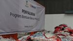 Bulog Salurkan Beras untuk Warga Terdampak PPKM Darurat di Jabar