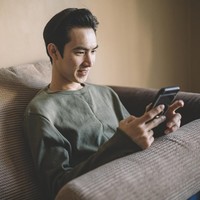 Di Negara Ini Suami Bisa Ditetapkan Bersalah Jika Like Foto Wanita Lain