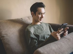 Di Negara Ini Suami Bisa Ditetapkan Bersalah Jika Like Foto Wanita Lain