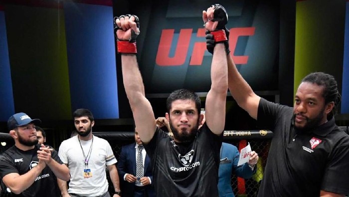 Islam Makhachev mengalahkan Thiago Moises di UFC Vegas 31 yang berlangsung di Las Vegas, Amerika Serikat, Minggu 18 Juli 2021.