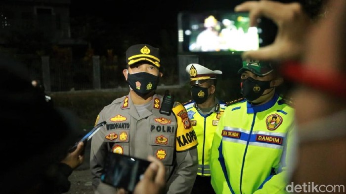 Penjagaan di area perbatasan Garut diperketat jelang Idul Adha. Hal itu dilakukan guna antisipasi pemudik masuk kawasan Garut saat PPKM Darurat.