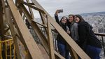 Foto: Ramainya Menara Eiffel Pertama Saat Pertama Dibuka