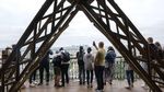Foto: Ramainya Menara Eiffel Pertama Saat Pertama Dibuka
