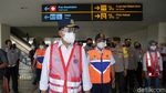 Menhub Budi Karya Kunjungi Sentra Vaksin di Terminal Pulo Gebang