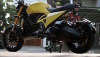 Yamaha XMAX 250 dipreteli total oleh Rainbow Motor Builder hingga menyisakan beberapa part seperti mesin, rangka utama bagian depan, engine mounting, pelek, hingga bagian rumah kunci. Foto: Muhammad Hafizh Gemilang