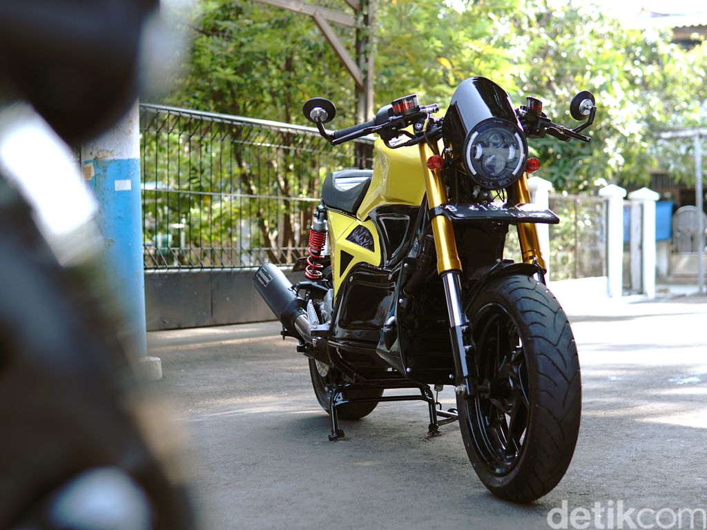 Bikin Pangling Modifikasi Motor Yamaha XMAX 250 Ala Moge Cafe Racer