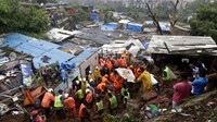 Dilaporkan sedikitnya 18 orang tewas akibat kejadian tersebut.
