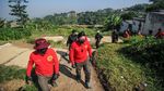 Momen Vaksinasi Door to Door di Desa Mekarsari Bandung