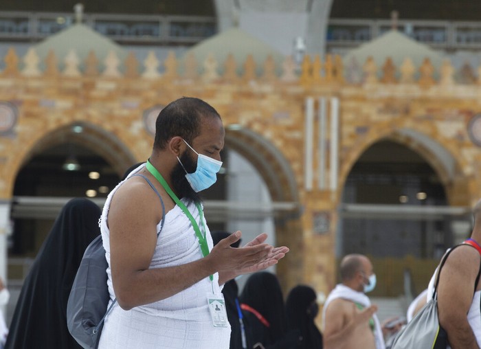 Pelaksanaan haji di masa pandemi COVID-19 membuat para jemaah menunaikan ibadah haji dengan menerapkan protokol kesehatan. Seperti ini potretnya.