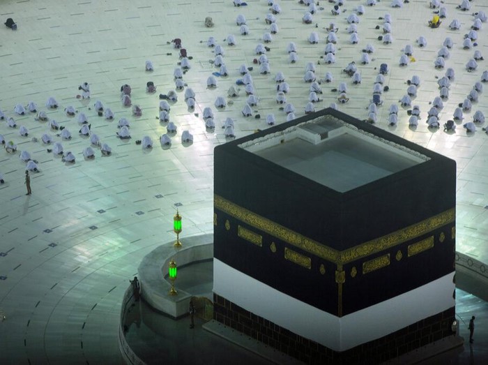Pelaksanaan haji di masa pandemi COVID-19 membuat para jemaah menunaikan ibadah haji dengan menerapkan protokol kesehatan. Seperti ini potretnya.