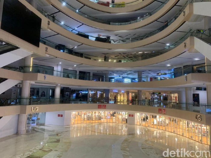 Koordinator PPKM Darurat Jawa-Bali, Luhut Binsar Panjaitan menyebut pemerintah masih melakukan evaluasi. Pengumuman diperpanjang atau tidaknya PPKM Darurat akan disampaikan kepada Presiden Jokowi lebih dulu dan diumumkan 2 atau 3 hari mendatang.