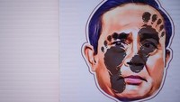 Meski ada larangan pertemuan imbas pandemi COVID-19, aksi unjuk rasa menuntut PM Prayuth Chan-o-Cha mundur tetap dilakukan oleh sejumlah demonstran di Bangkok, Thailand. 