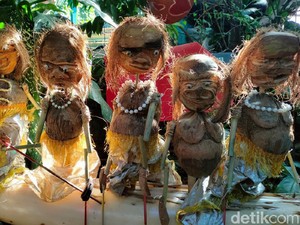 Mengenal Zurig Corona, Wayang Bermuka Seram Buatan Warga Majalengka