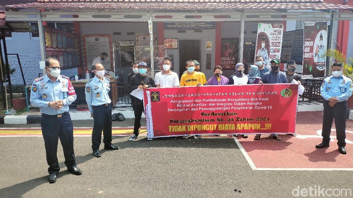11 warga binaan Lapas Kuningan dibebaskan usai mendapat asimilasi