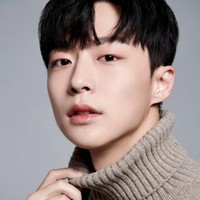 Bae In Hyuk tengah naik daun sebagai second lead drama Korea My Roommate Is a Gumiho. Ia dipasangkan dengan Hyeri, dan saat ini tengah membintangi drama Korea on going At a Distance Spring Is Green bersama Park Ji Hoon dan Kang Min Ah. Foto: dok Fides Spatium