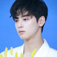 Visual grup ASTRO ini banjir tawaran drama Korea sejak debut. Ia telah membintangi sejumlah drama Korea seperti Gangnam Beauty dan Rookie Historian Goo Hae-Ryung. Cha Eun Woo semakin banyak dikenal sejak membintangi True Beauty. Foto: dok Fantagio