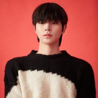 Hwang In Yeop mengawali kariernya sebagai model sebelum membintangi web drama Why. Ia meraih popularitasnya sebagai Han Seo Joon dalam drama Korea Korea True Beauty. Terbaru, ia akan membintangi The Sound of Magic bersama Ji Chang Wook. Foto: dok KeyEast Entertainment