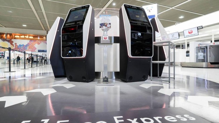 Bandara Narita Uji Coba Teknologi Pengenalan Wajah Penumpang Bandara Narita Jepang menguji coba teknologi face express atau pengenalan wajah untuk penumpang internasional. Jadi paspor dan tiket penerbangan tidak dibutuhkan.