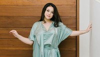 Isu Celine Evangelista sebagai orang ketiga juga beredar karena dirinya kini sudah berstatus single. Foto: Instagram: @celine_evangelista