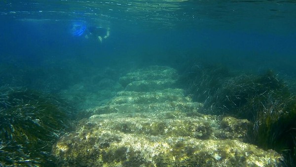 Pelabuhan kuno yang kini tenggelam 200 kaki dari garis pantai Limassol ini siap menjadi objek wisata baru di Siprus. Dimana para wisatawan pehobi snorkeling akan dimanjakan dengan petualangan menyusuri pelabuhan.