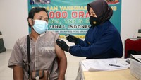 Vaksinasi dilakukan agar mempercepat herd immunity atau kekebalan komunal, sehingga dapat menurunkan angka penularan COVID-19 di Indonesia. dok. PWNU