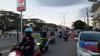Sebelumnya, ia mengatakan saat Idul Adha hang juga dibarengi pemberlakuan PPKM Darurat, perbatasan Suramadu dilakukan penyekatan mulai 17-24 Juli 2021. Penyekatan yang dilakukan sejak 17-24 Juli ini akan dilakukan selama 24 jam dengan dibagi 3 shift. Ratusan personil gabungan pun diterjunkan di penyekatan perbatasan Suramadu.