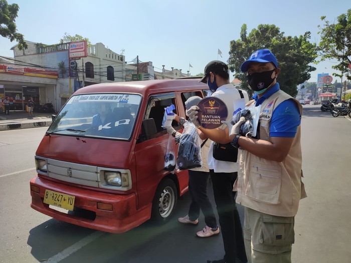 Jelang Idul Adha, Satgas Bagikan 175 Ribu Masker Gratis untuk Warga
