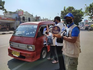 Satgas COVID-19 Bagikan 175 Ribu Masker Gratis untuk Warga Zona Merah
