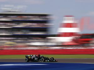 Dituding Bikin Verstappen Celaka, Ini Respons Hamilton