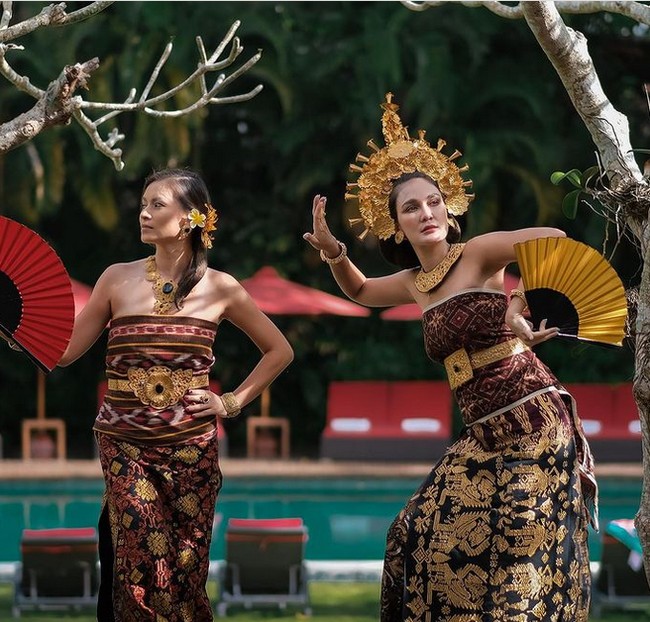Potret Luna Maya ini banjir pujian. Fotonya tersebut mendapatkan like lebih dari 200 ribu. Foto: dok. Instagram/@mariannerumantir