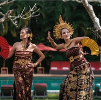 Potret Luna Maya ini banjir pujian. Fotonya tersebut mendapatkan like lebih dari 200 ribu. Foto: dok. Instagram/@mariannerumantir