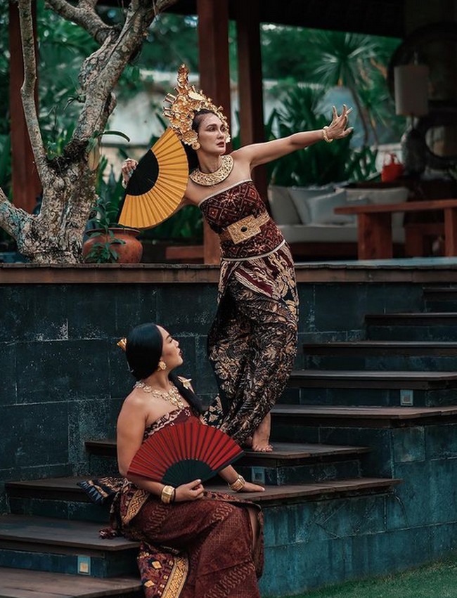 Sejumlah netizen memuji Luna memiliki kecantikan yang semakin maksimal dengan pakaian Bali. Cantik banget mba bulan, komentar netizen. Cantiknya ka luna, puji netizen lainnya.Foto: dok. Instagram/@lunamaya
