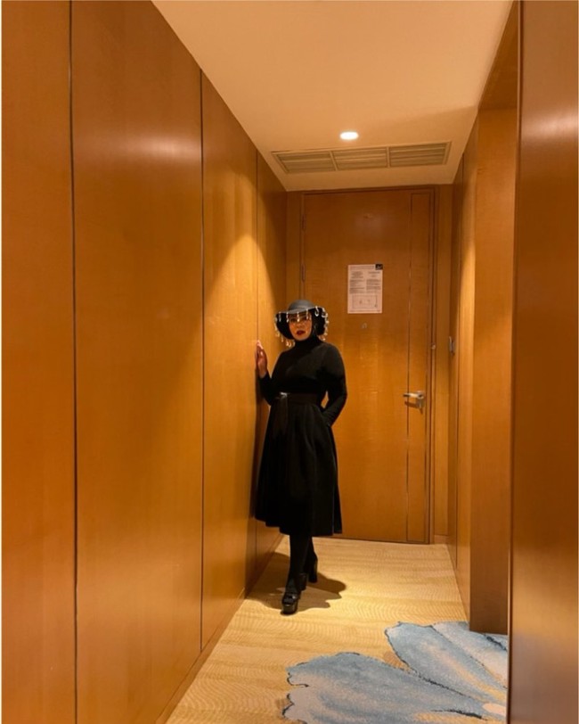 Awalnya Melly Goeslaw mampu mengurangi bobot hingga sembilan kg dalam waktu kurang dari 2 bulan. Kini dilaporkan bahwa ia sudah turun sekitar 30 kg. Foto: Instagram melly_goeslaw