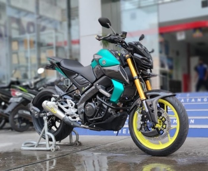 Modifikasi Yamaha MT-15 gaya hyper naked