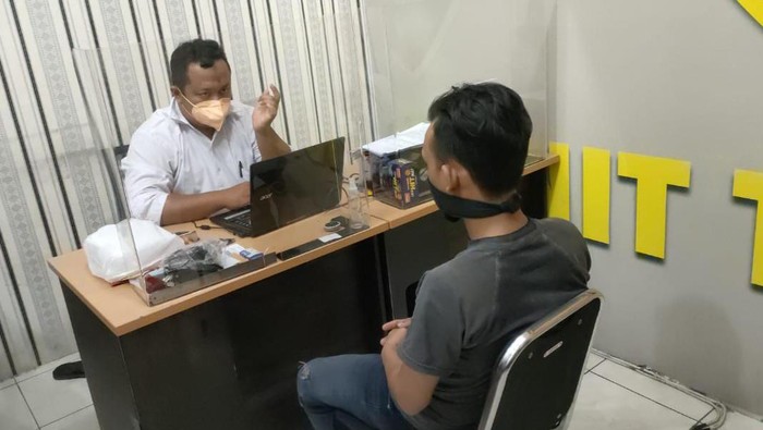 Pengunggah Pamflet Provokasi Aksi Tolak PPKM Darurat di Banyumas ditangkap polisi, Senin (19/7/2021).