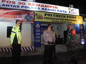 Polisi Patroli dan Sekat Jalan di Malam Takbiran Idul Adha Kota Kediri