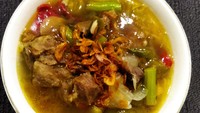 Asem-asem daging khas Jawa Tengah ini rasanya pedas, manis dan gurih. Bumbu kecapnya meresap ke serat daging hingga rasanya lezat. Untuk meracik bumbu yang pas lihat resepnya di sini! Foto: Dok. Deshinta Noraviana